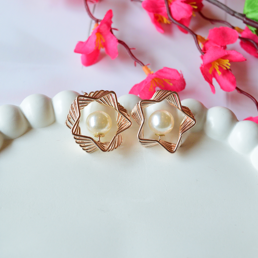 Star Pearl Earrings Image 1