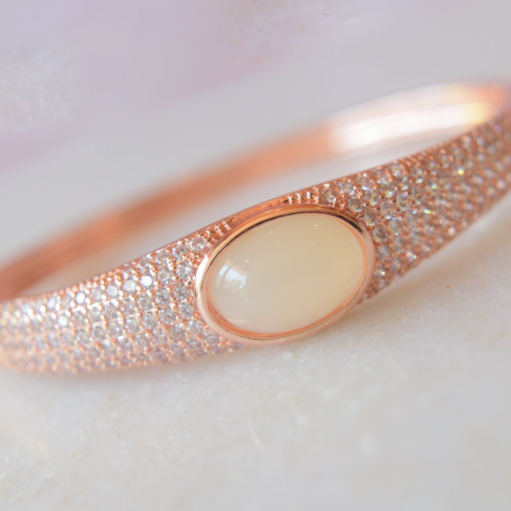 Glossy Stone Rose Bracelet Image 4