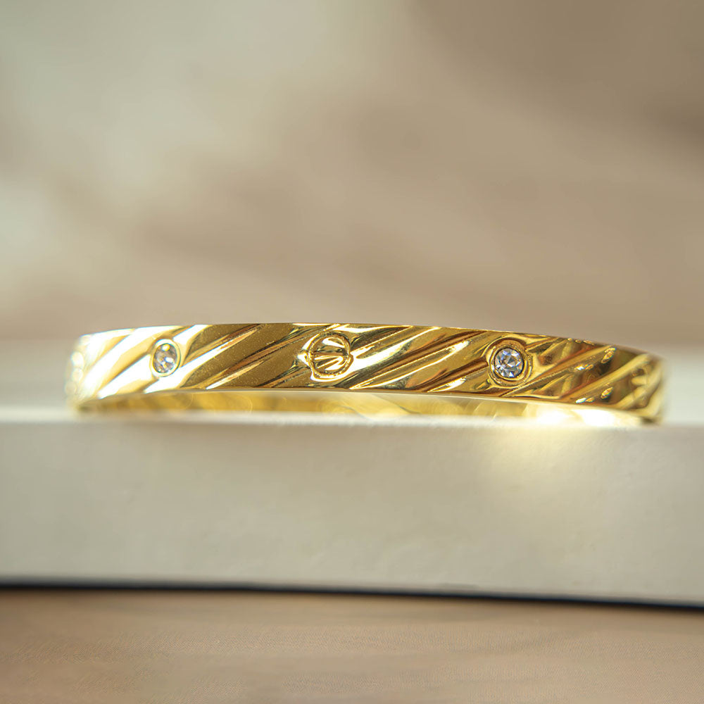 Timeless Texture Bracelet Image 3