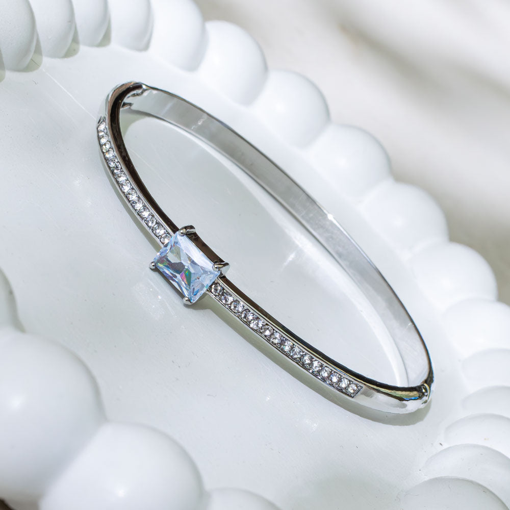 Crystal Glow Bracelet Image 2