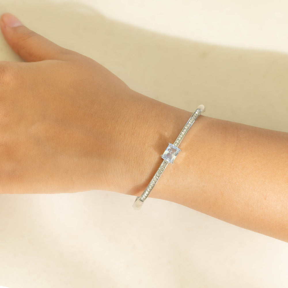 Crystal Glow Bracelet Image 1