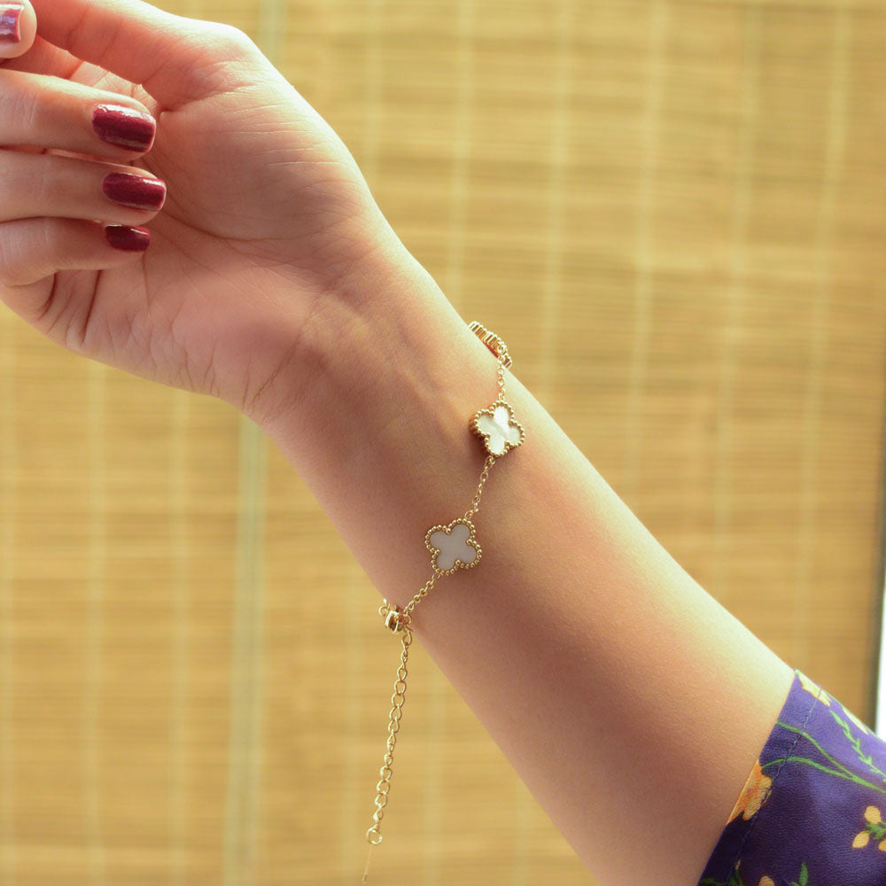 Black & White Clover Bracelet Image 4