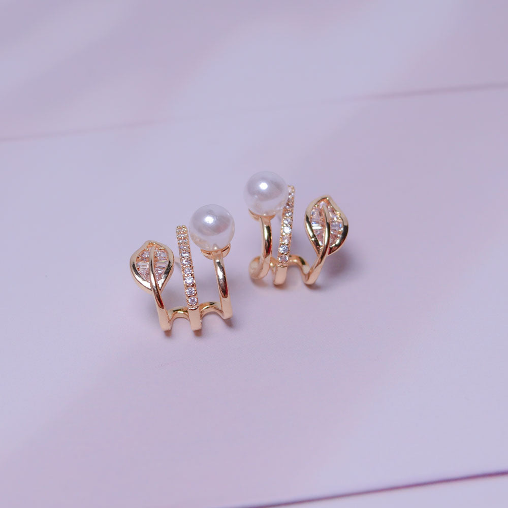 Gold Pearl Studs Image 1