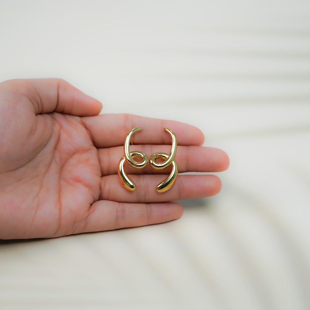 Gold Twist Earrings Image 3