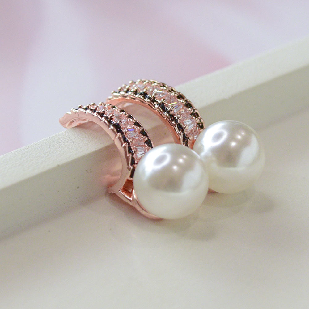 Luxe Pearl Earrings Image 1