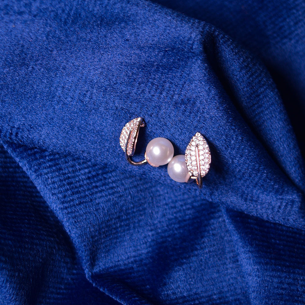 Sparkle Leaf Studs Image 3
