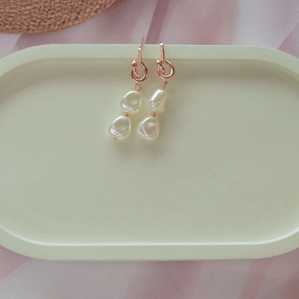 Twirl Pearl Dangles Image 3