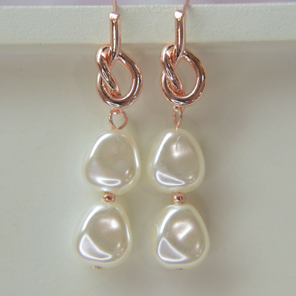 Twirl Pearl Dangles Image 1