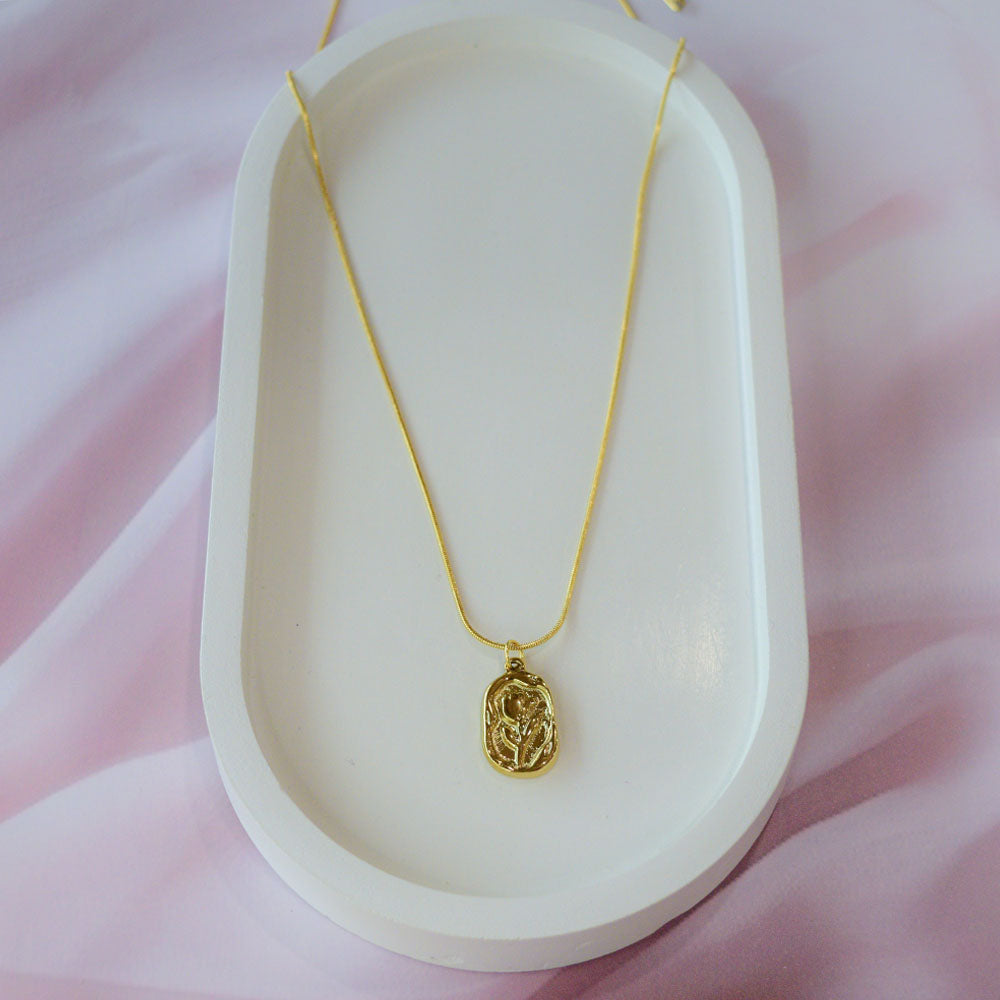 Gold Serenity Pendant Image 4