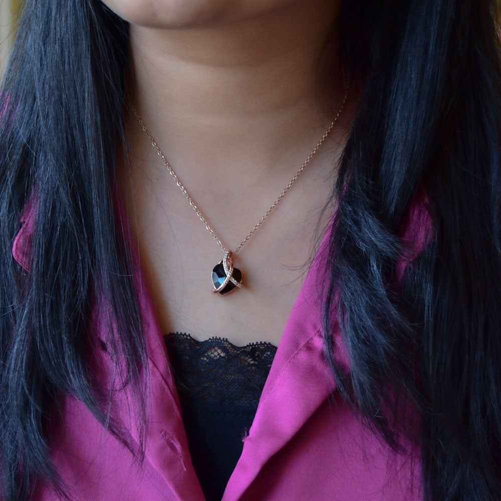 Midnight Love Pendant Image 3