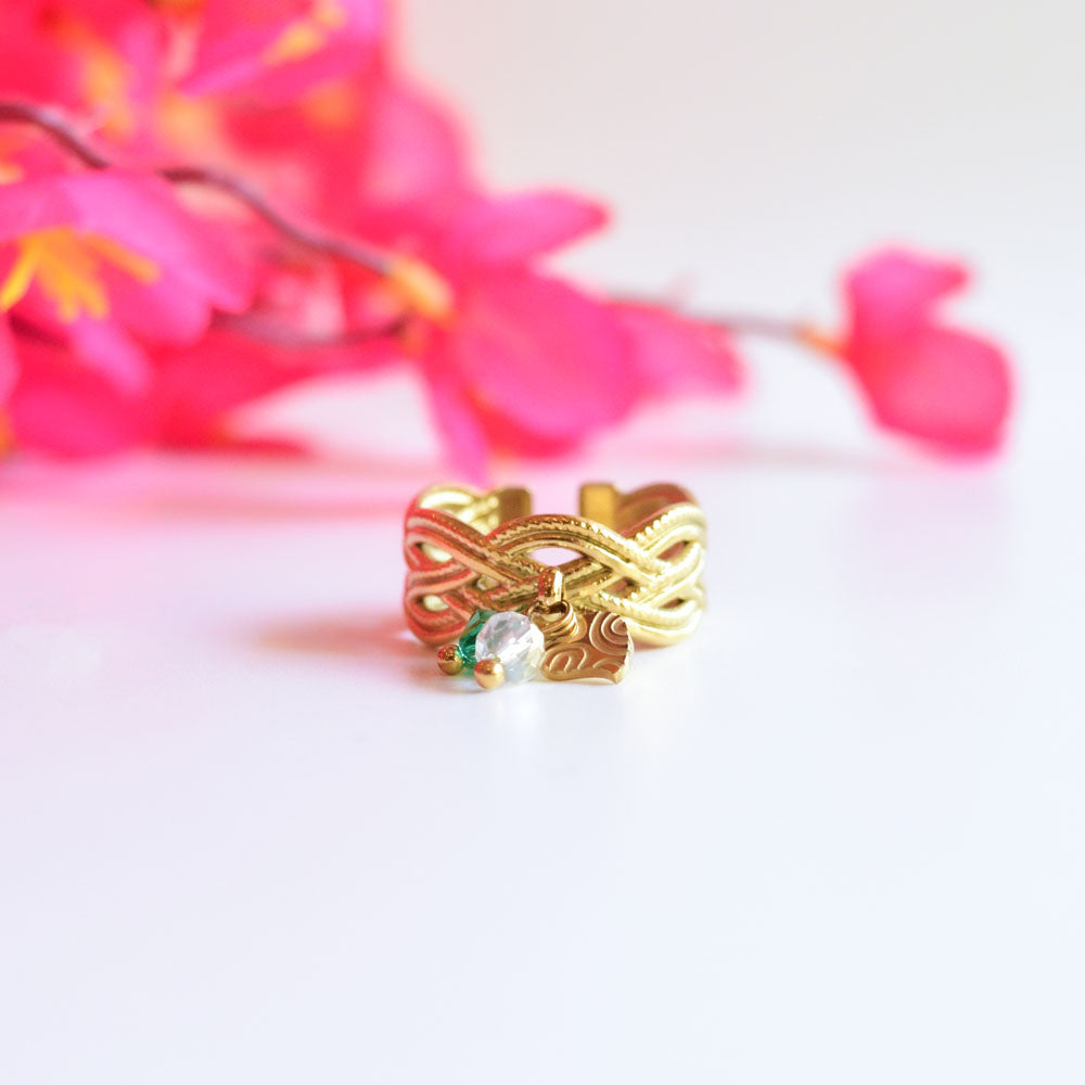 Emerald Wave Ring IMAGE 1