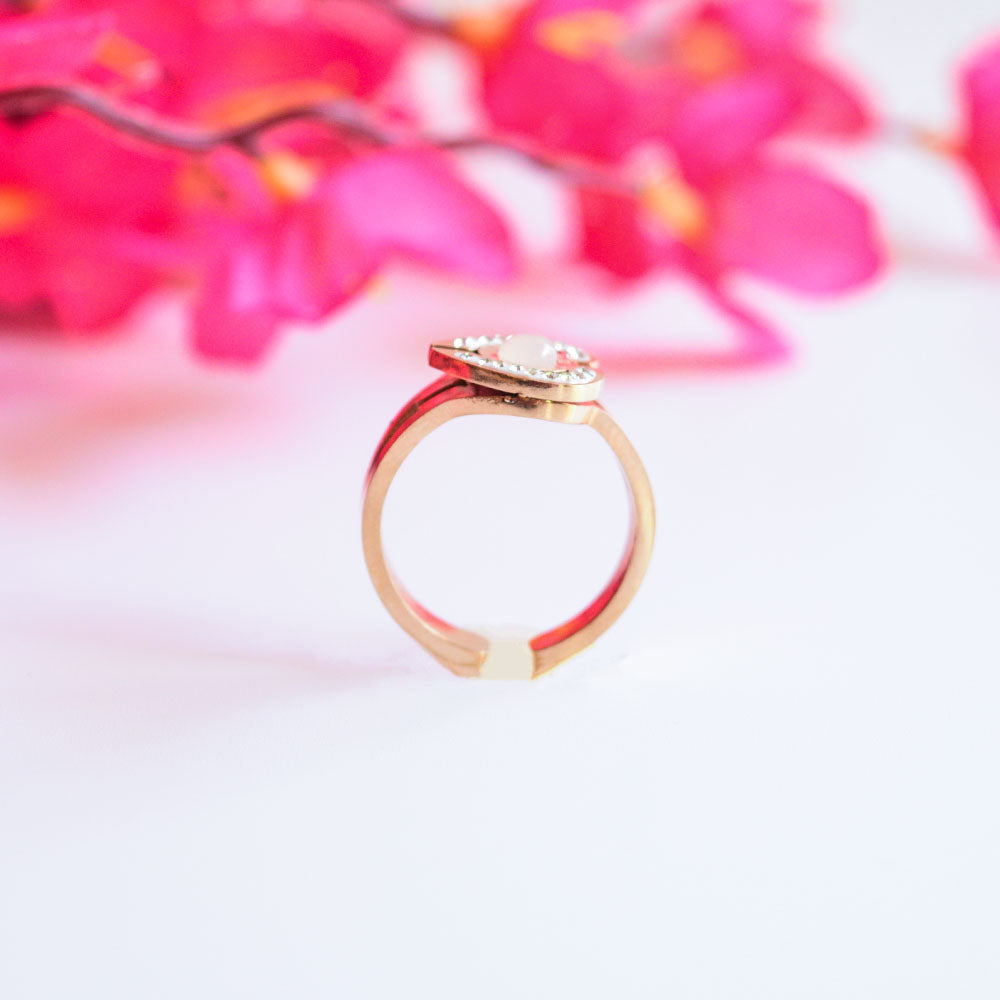 Pearl Halo Ring Image 3