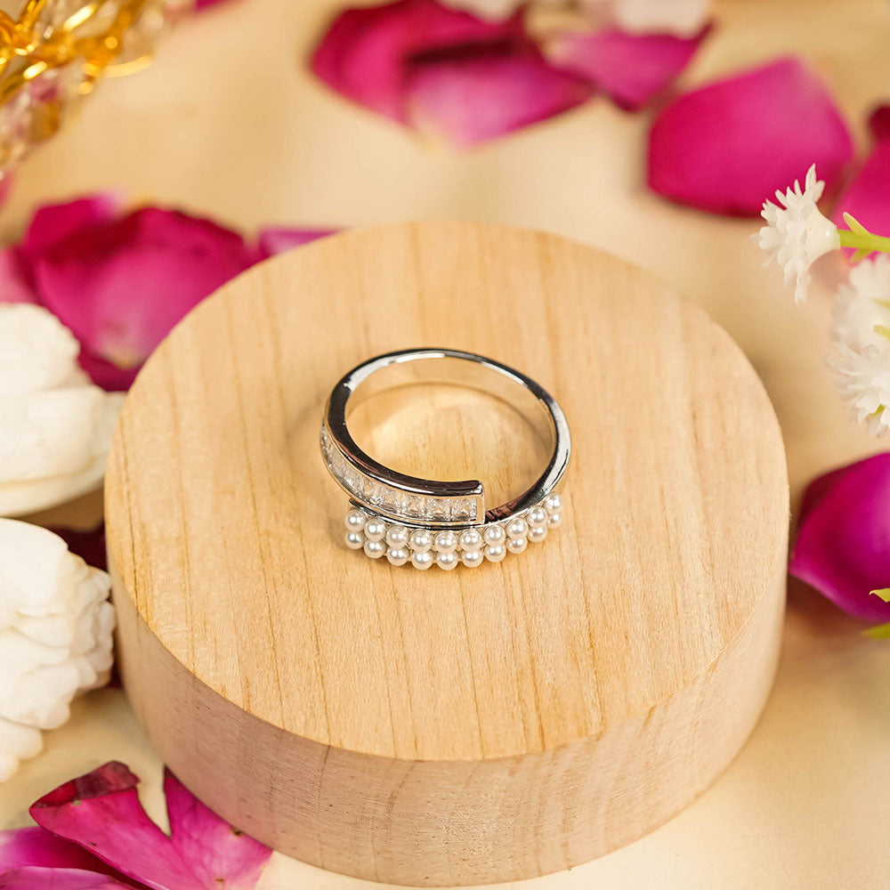 Pearl Twinkle Ring Image 2