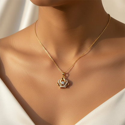Crystal Crown Pendant anti-tarnish gold crown necklace worn on neck