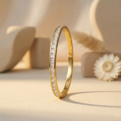 Waterproof crystal bracelet for women with modern minimalist style