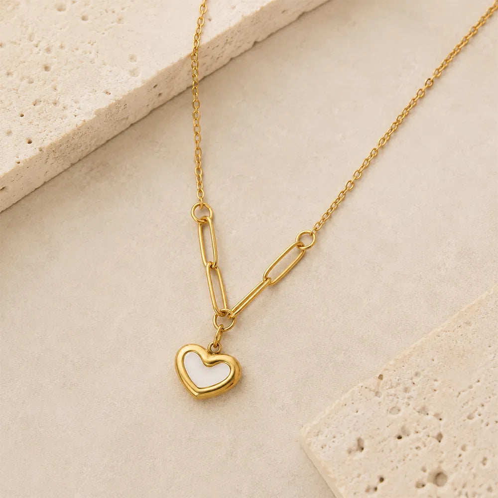 K-A Trends Love Link Heart Pendant Necklace in Gold