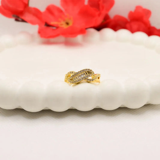 Gold Knot Ring image 2