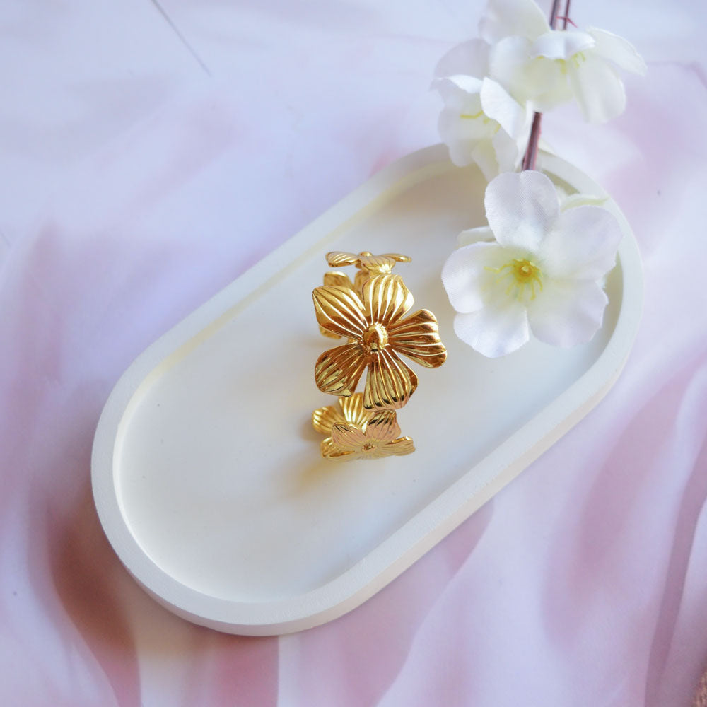 Flower Bracelet Image 3