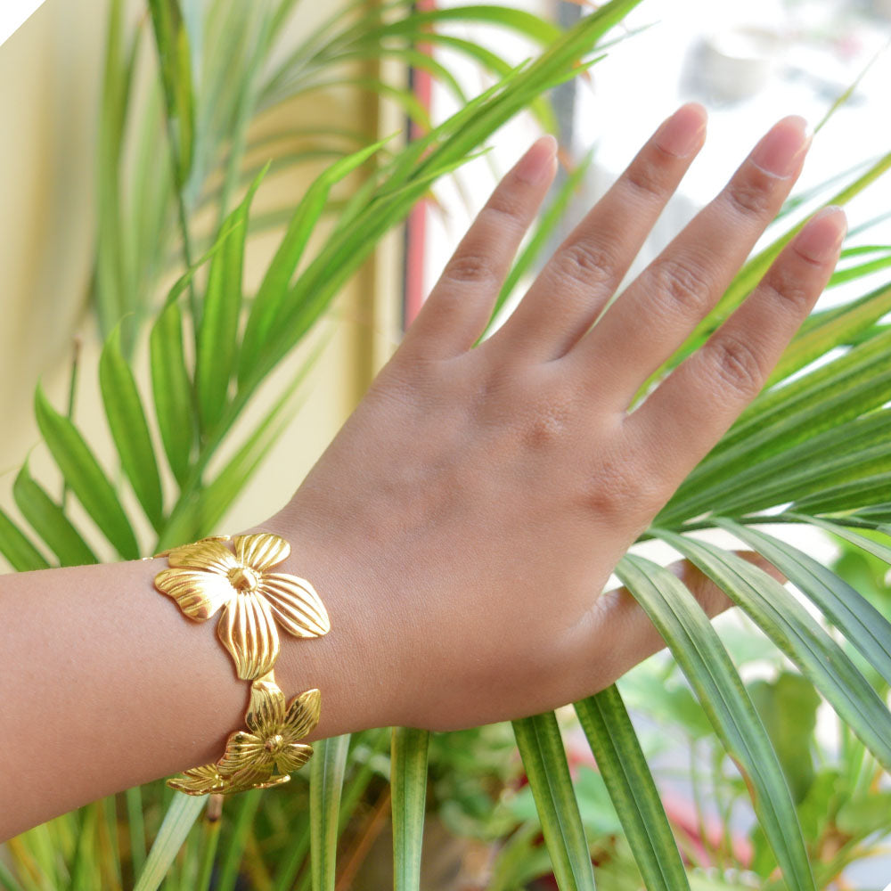 Flower Bracelet Image 2