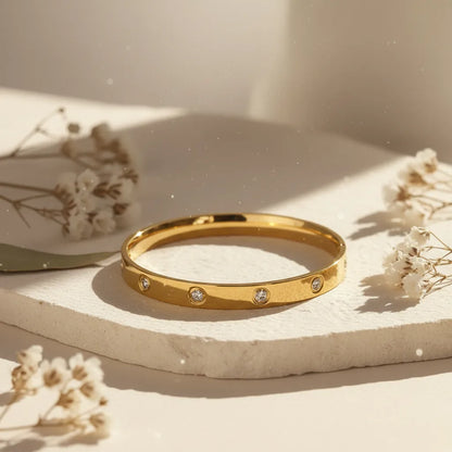 Elegant statement anti-tarnish Golden Cartier-style Bracelet